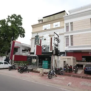Oyo 16147 Jyoti Continental Hotel